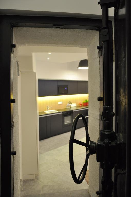 Bomb Shelter Apartment ヴィリニュス 部屋 写真